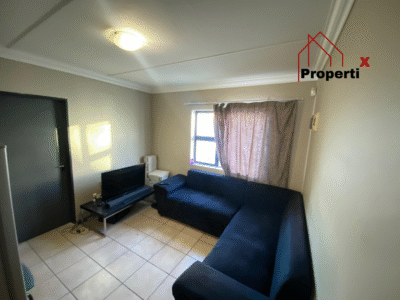 Single room in a 2 bedroom apartment Belhar Vista
