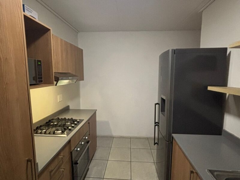 Single room in a 3 bedroom apartment 308 On Kern