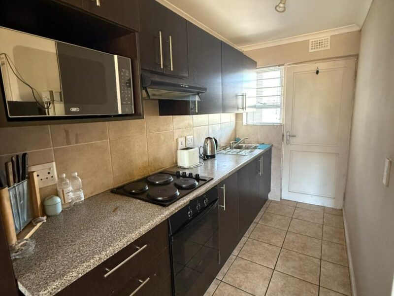 Single room in a 2 bedroom apartment Aurora Place