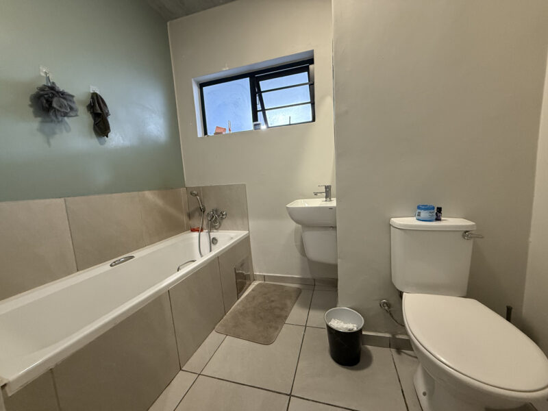 Single Room In a 3 Bedroom Apartment Belhar Lofts