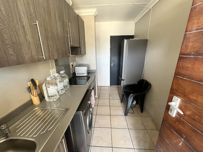 Single Room In a 3 Bedroom Apartment Belhar Vista