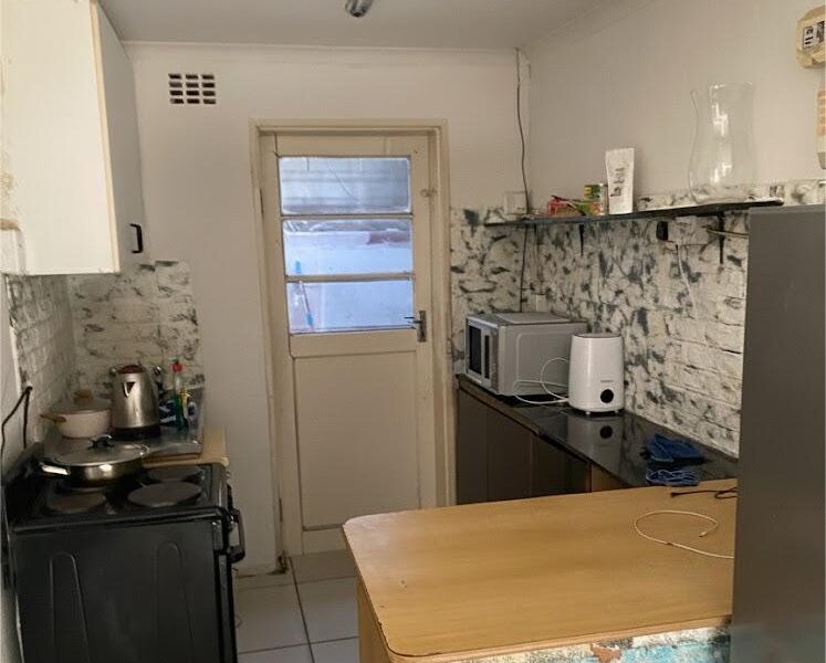 Single Room In a 2 Bedroom House In Belhar